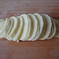 来自西班牙的小食：土豆烘蛋的做法图解1