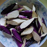 蒜香茄子的做法图解1