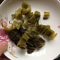 扁豆炒酸菜的做法图解2