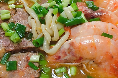 鲜虾牛肉面