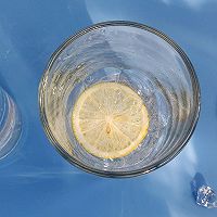 轻松自制柠檬菠萝气泡水的做法图解4
