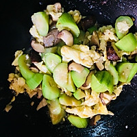 香菇丝瓜炒鸡蛋的做法图解5