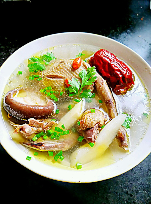 天冷了来一碗暖身——鸽子汤