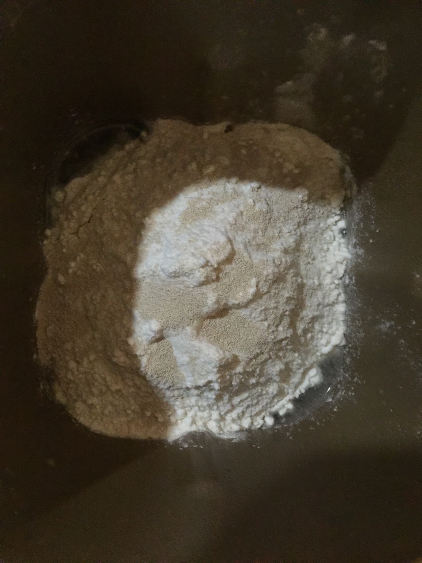 蒜香面包的做法图解1