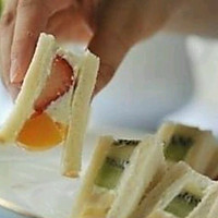爱心早餐:水果三明治/酸奶冰淇淋三明治的做法图解8