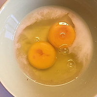 #太太乐鲜鸡汁玩转健康快手菜#炒鸡蛋加一物鸡蛋更滑嫩的做法图解3