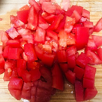 番茄蝦滑牛肉米粉雞湯的做法图解1