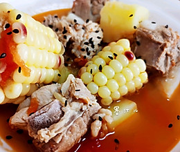 玉米排骨浓汤的做法