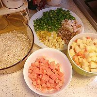 改良版豌豆腊肉焖饭的做法图解1