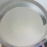 皮蛋瘦肉粥的做法图解3