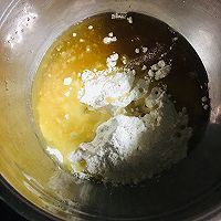 广式豆沙（蛋黄）月饼的做法图解1