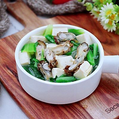 海蛎子豆腐青菜汤