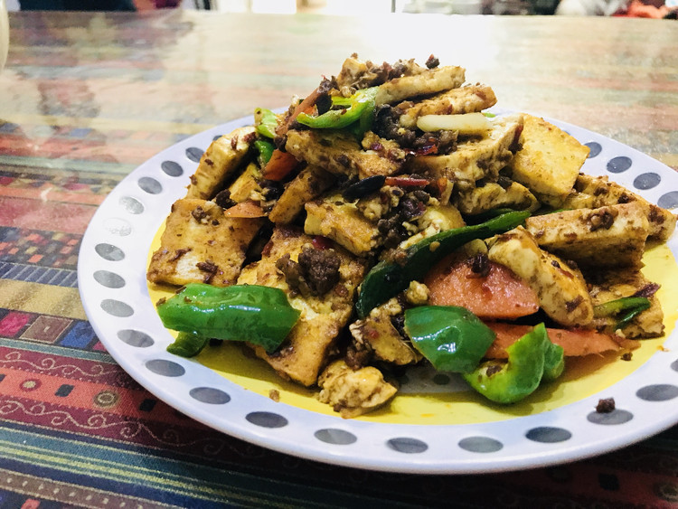 牛肉酱烧锅烧豆腐的做法