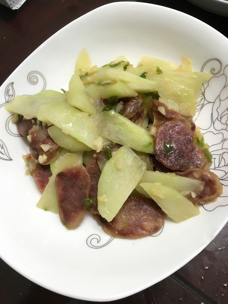 腊肠炒芥蓝的做法