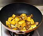 培根土豆焖小米的做法图解3