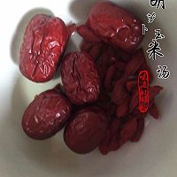 #憋在家里吃什么#煲一蛊汤，温暖你的胃--胡萝卜玉米排骨汤的做法图解7