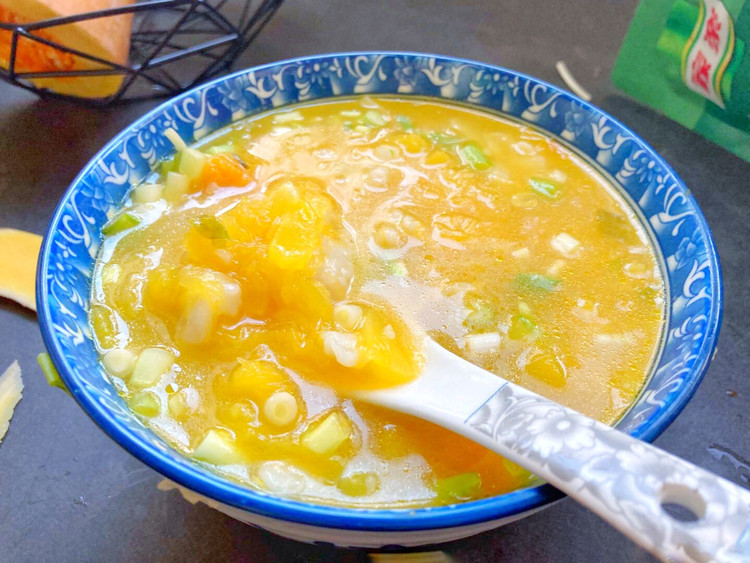 软烂香甜南瓜浓郁的简单快手的南瓜疙瘩汤的做法