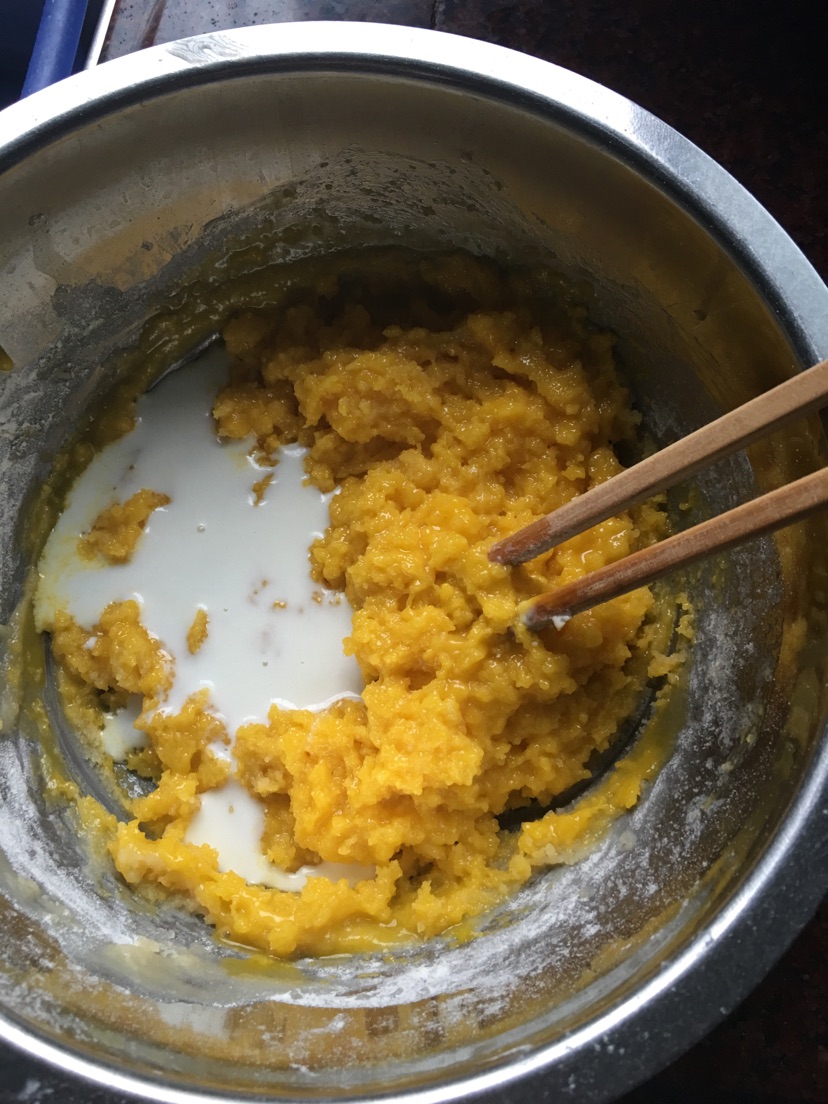 葡萄干芝麻蛋糕的做法图解2