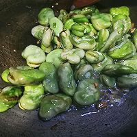 春天的嫩绿味道：葱油蚕豆的做法图解6