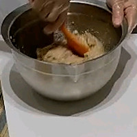 西班牙混合橄榄脆皮虾仁饼的做法图解1