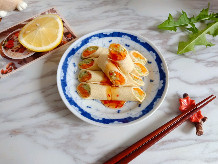 黄瓜胡萝卜素卷的做法