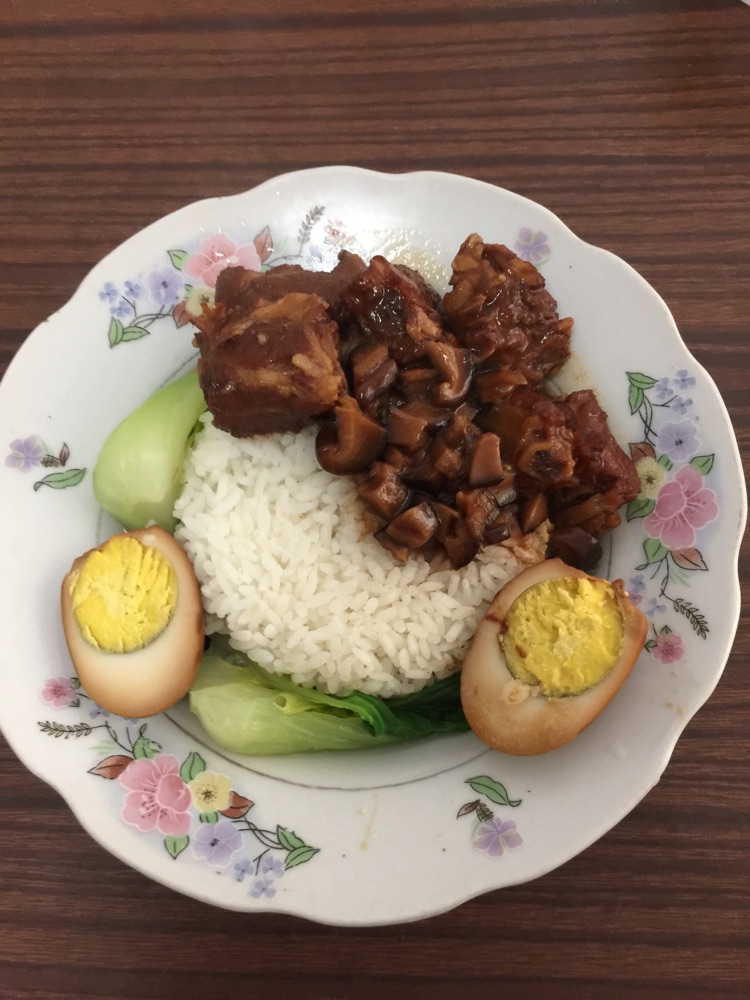 卤排骨饭