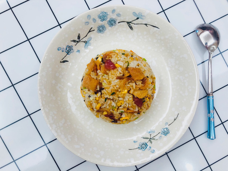 虾仁腊肠炒饭的做法
