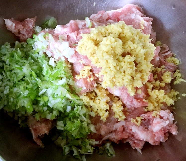 鲜肉香菜炸藕盒的做法图解5