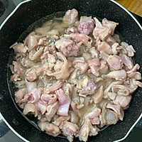鲜锅兔，美味的自贡名菜——兔肉的做法图解7