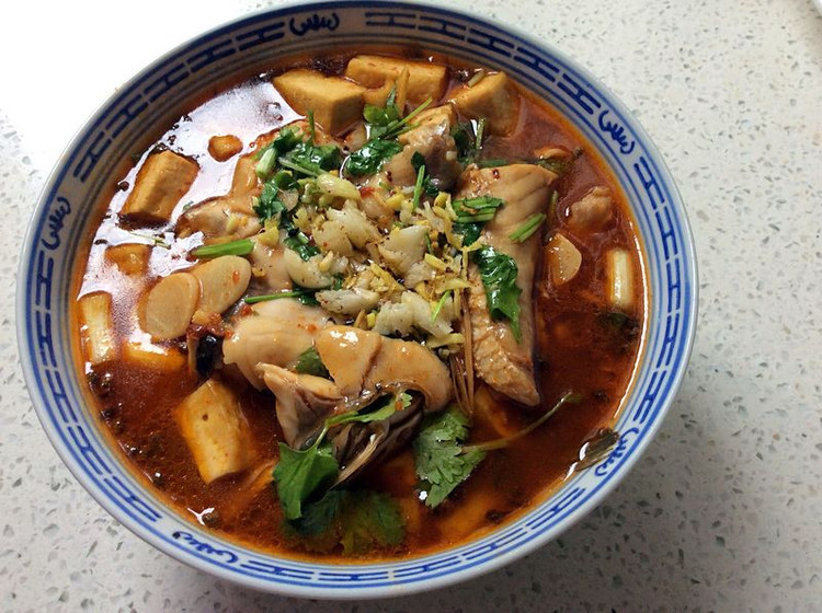 豆腐炖鱼的做法