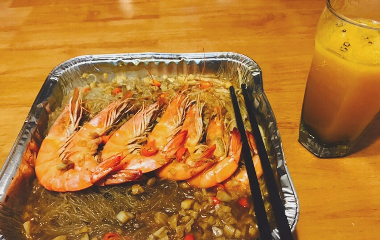 锡纸蒜蓉粉丝金针菇配大虾的做法