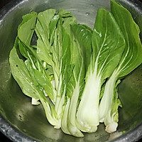 冬日小清新：油菜烧豆泡的做法图解1