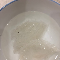 冰糖牛奶炖燕窝的做法图解2