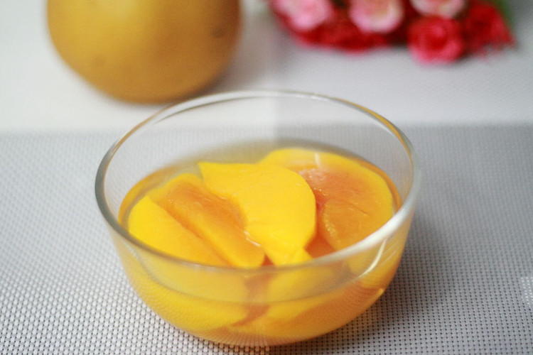 黄桃季节必吃的黄桃罐头的做法