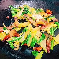 腊肉炒青笋的做法图解10