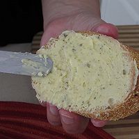 法式香蒜面包 黎昕的阳光厨房的做法图解2
