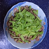 芹菜拌花生米的做法图解4
