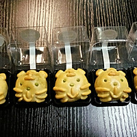 花式动物莲蓉蛋黄月饼的做法图解22