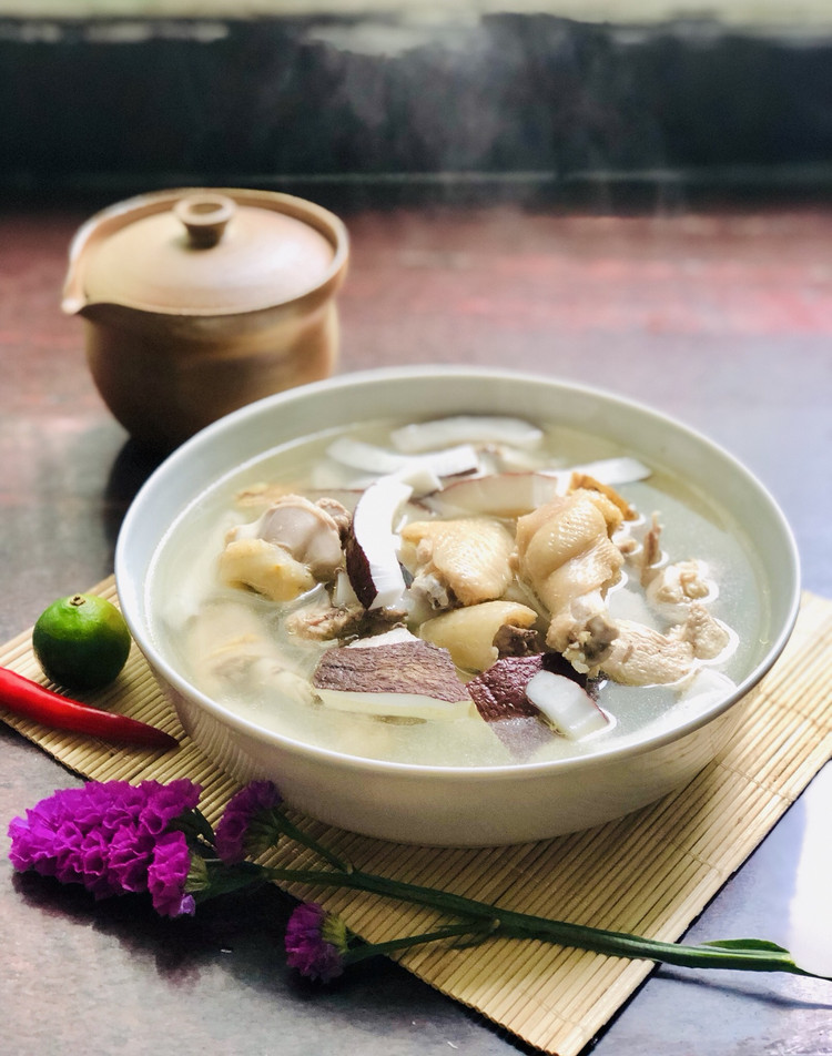 春日菜谱之老椰子炖走地鸡的做法