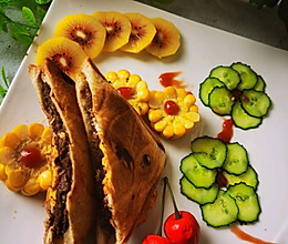 营养早餐：牛扒夹蛋三明治的做法