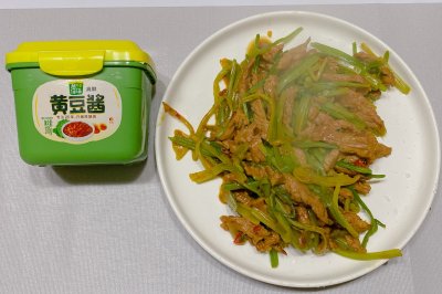 芹菜炒牛肉