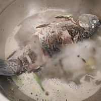 豆腐香菇鲤鱼汤的做法图解5