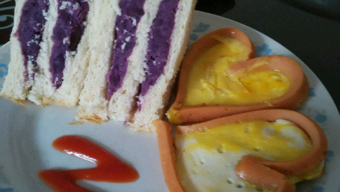 试用之一心心相印早餐～练奶紫薯三明治