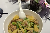 家常土豆炖排骨的做法
