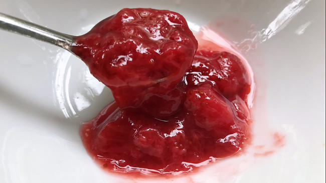 带果肉的草莓酱的做法