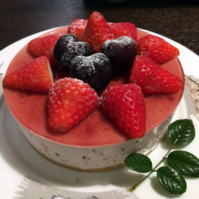 车厘子草莓慕斯蛋糕（6寸）的做法