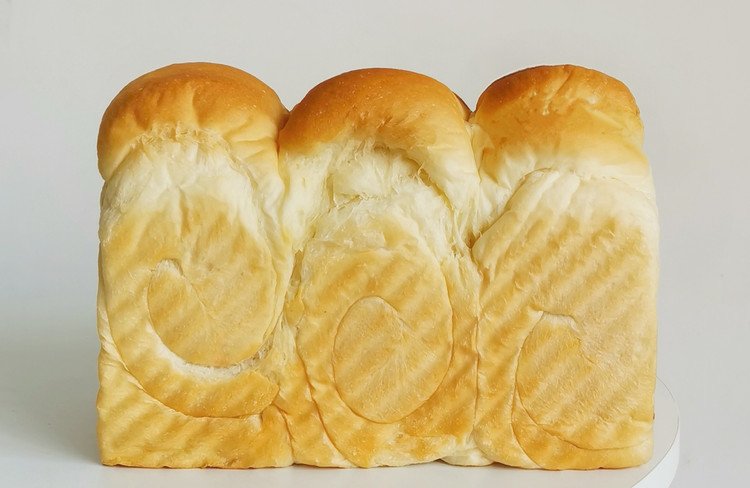这款吐司柔软如爱人的怀抱，喜欢软面包的你一定不能错过的做法