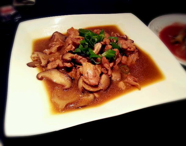 鸡腿炖蘑菇