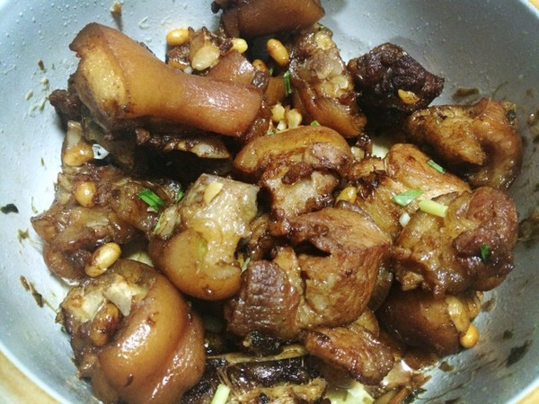 黄豆焖猪脚