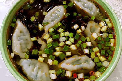 荠菜香菇鸡蛋水饺